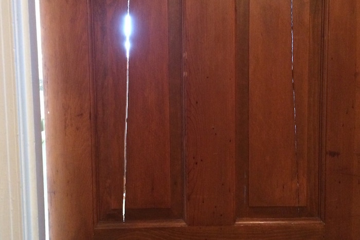 3.12 Ext Door Panel Crack