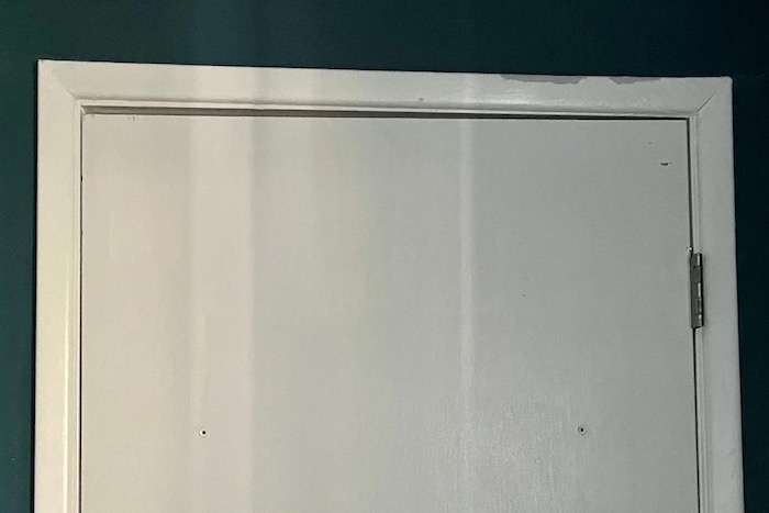 3.16 Uneven Door Gap Large