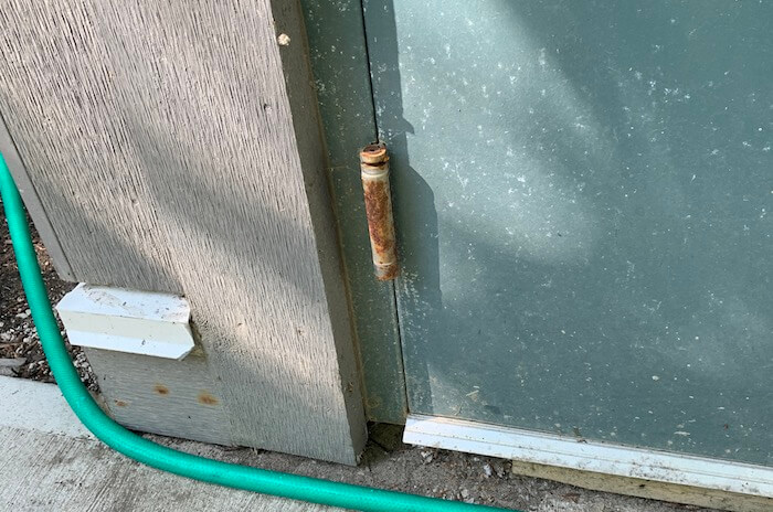 4.38 Corroded Hardware (1)